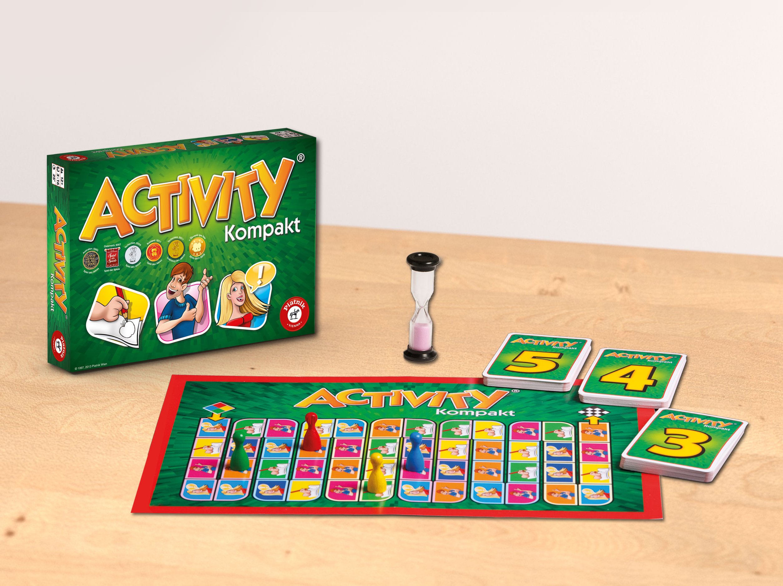 piatnik-activity-kompakt-gesellschaftsspiel-partyspiel-ab-12-jahren image 2