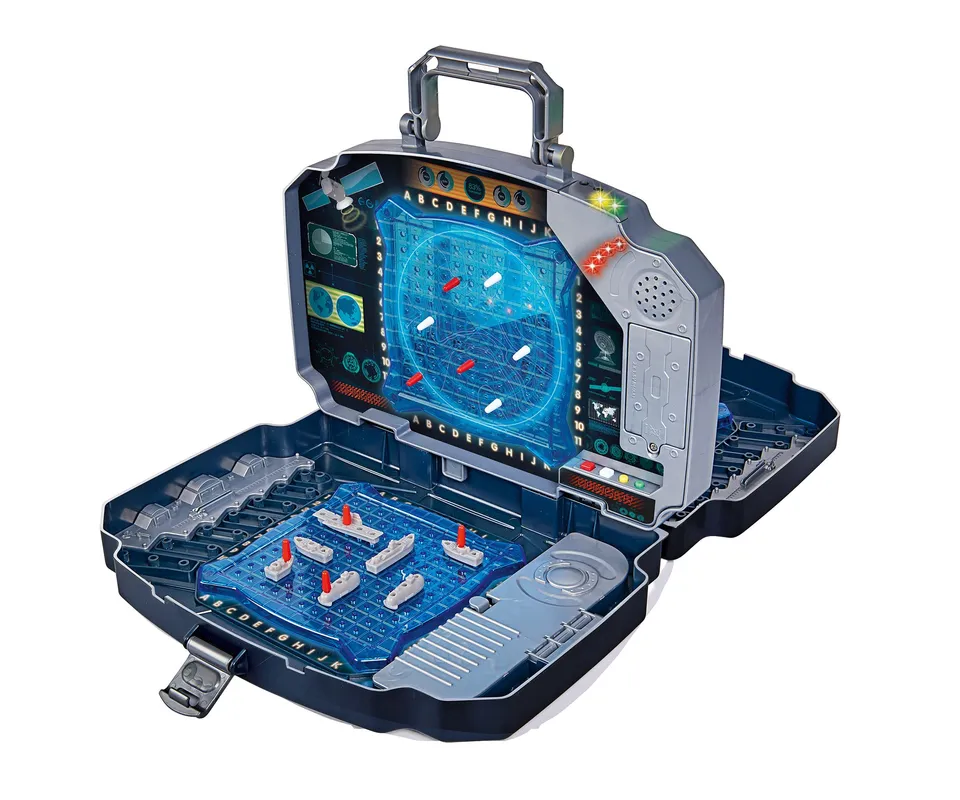 noris-deluxe-schiffe-versenken-light-sound-aktionsspiel-ab-5-jahre image 1