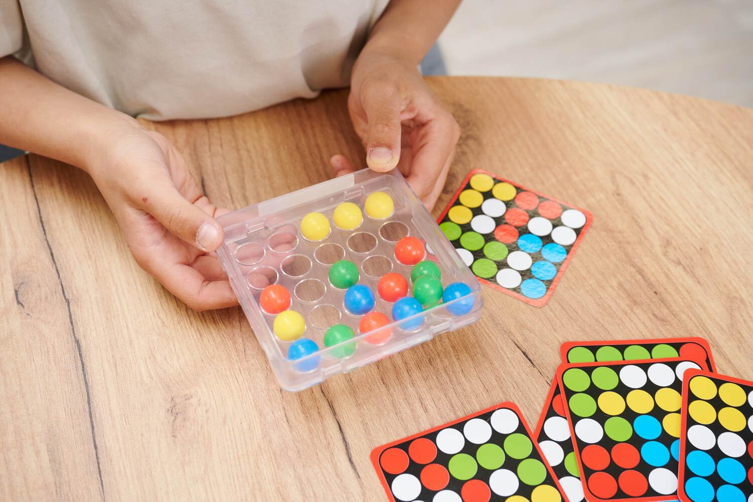 noris-iq-ball-move-logikspiel-denkspiel-ab-6-jahren image 3